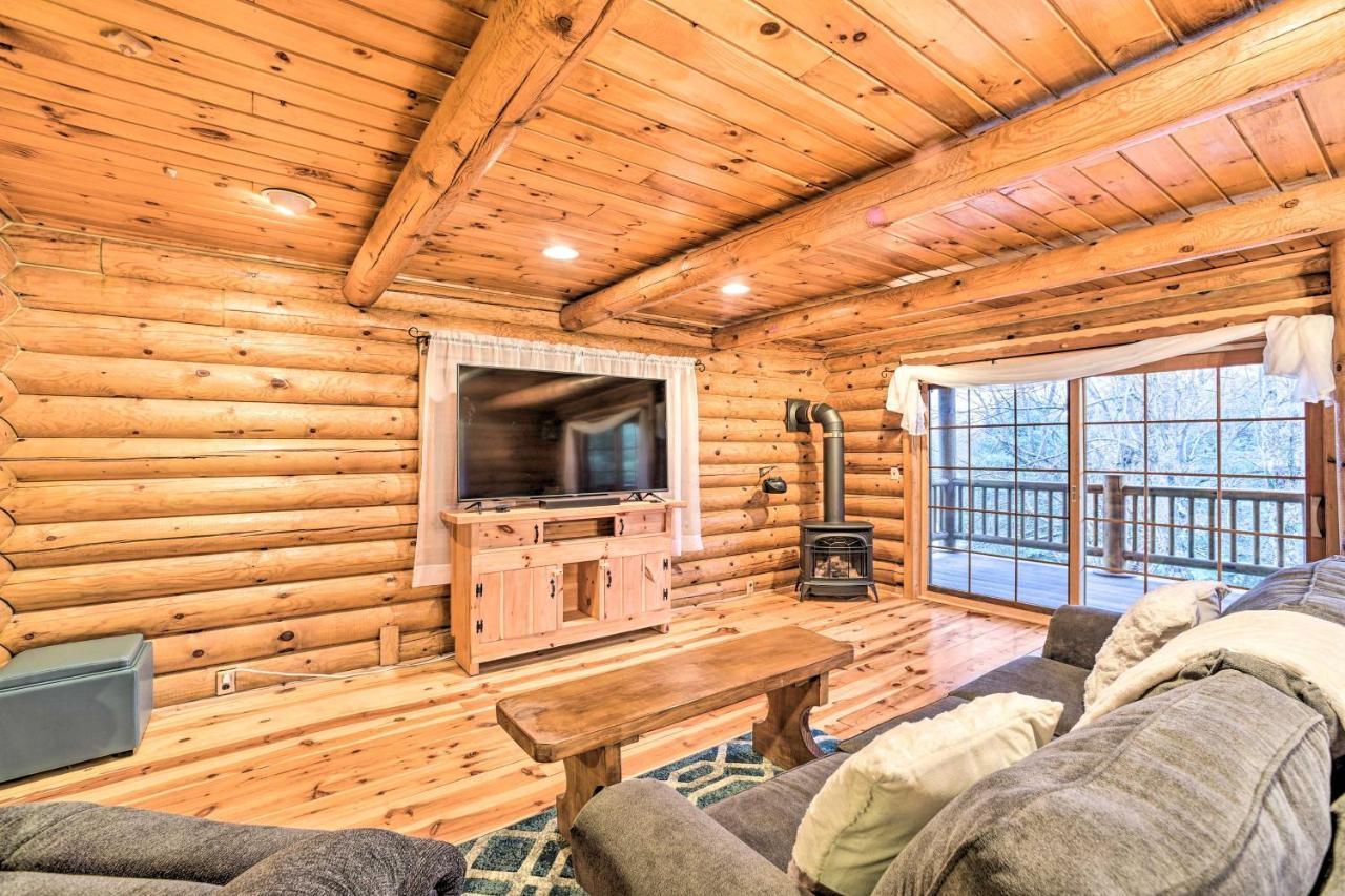 Spacious Cabin With Decks Near Saratoga Springs Middle Grove Exterior foto